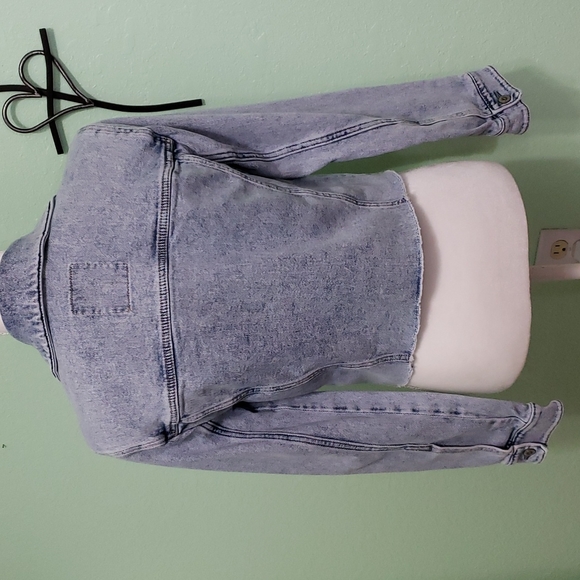HOLLISTER light wash denim jacket - Picture 2 of 15